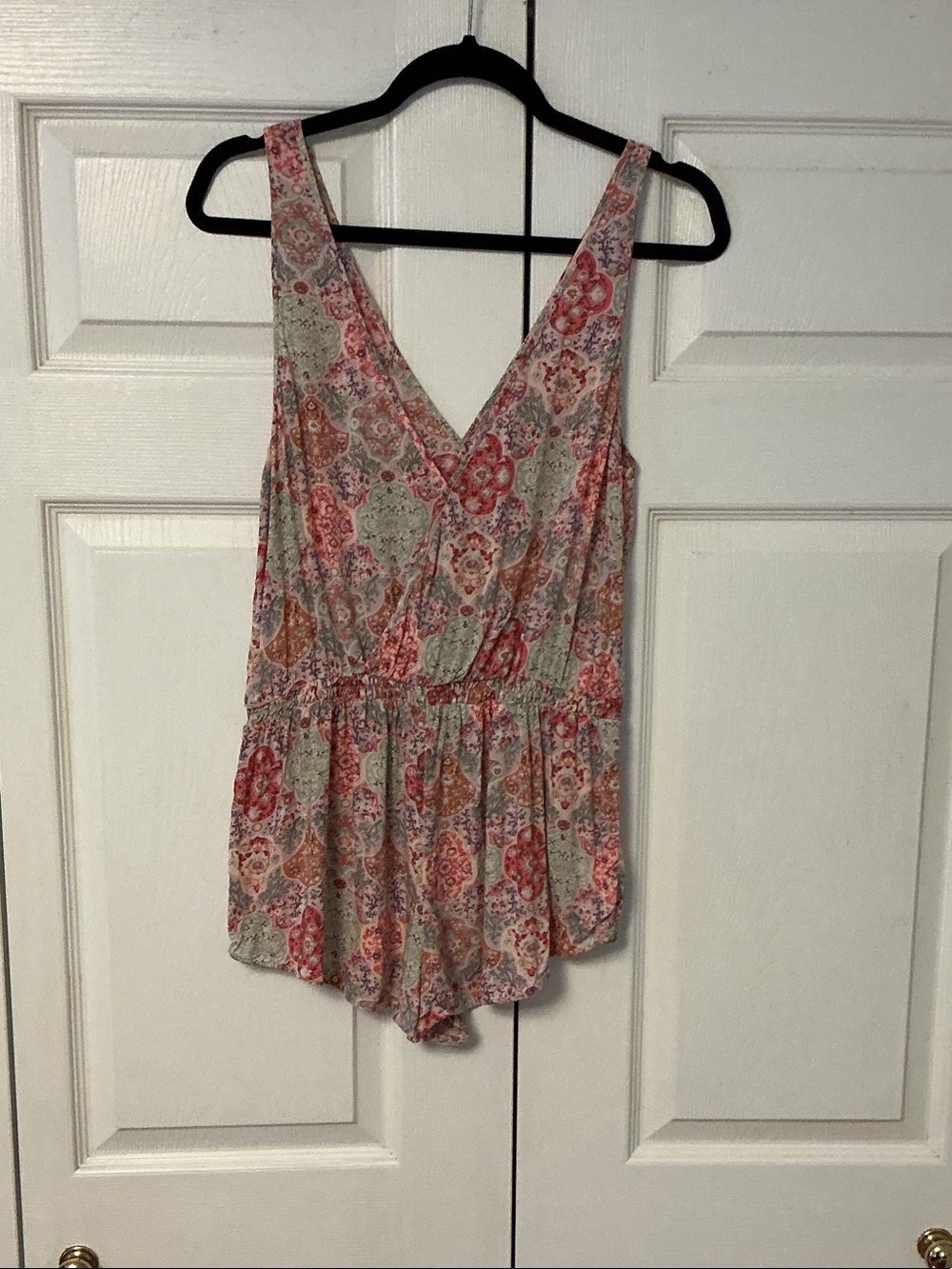Sleeveless V-Neck Floral Paisley Women's Top - Pink & Mint